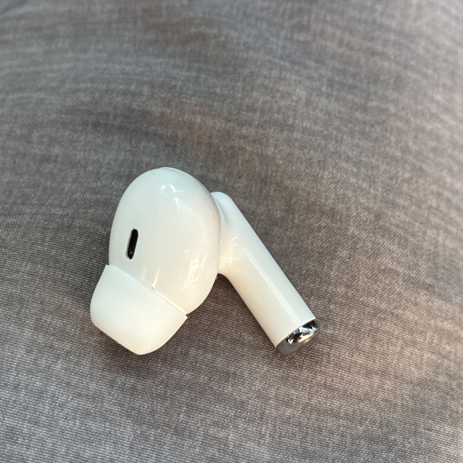 NEW Apple AirPods Pro 3 Original OEM Replacement Right Earbud Pod (A3063)