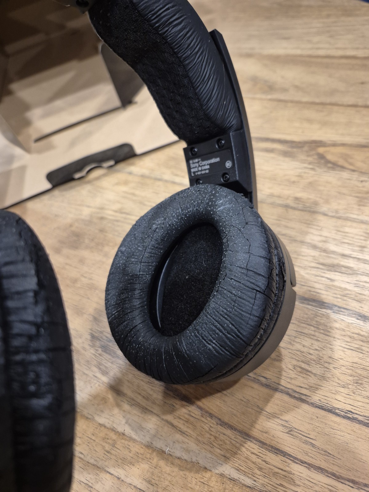 Sony Wireless Headphones MDR-RF985R Charging Dock TMR-RF985R Needs New Muffs