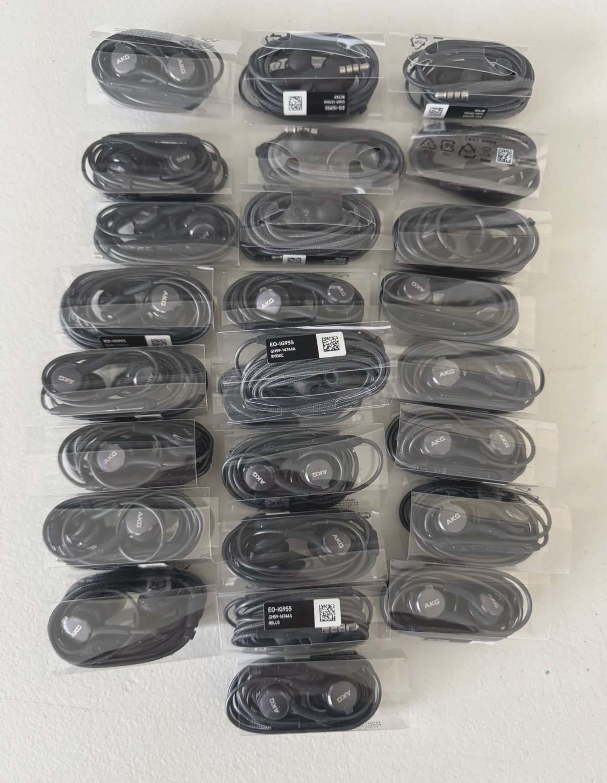 Bulk Lot 26 Samsung AKG Earbuds EO-IG955 3.5mm Headphones Wired Mic New