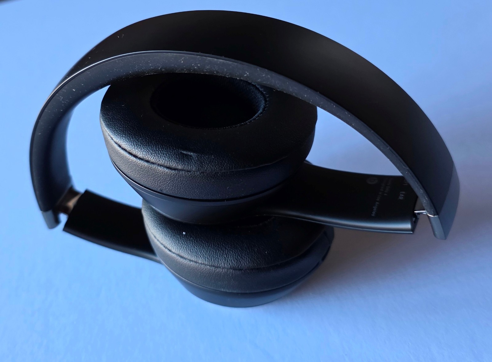 Unused Original Matte Black Beats Solo 4 Wireless Headphones MUW23LL/A in Bulk P
