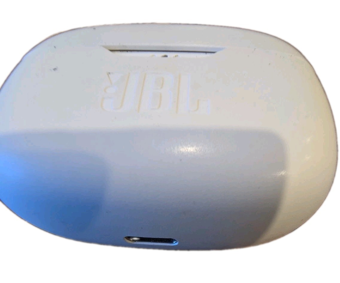 JBL Vibe Beam True Wireless Bluetooth Earbuds White Charging Case JBLVBEAMWHTAM