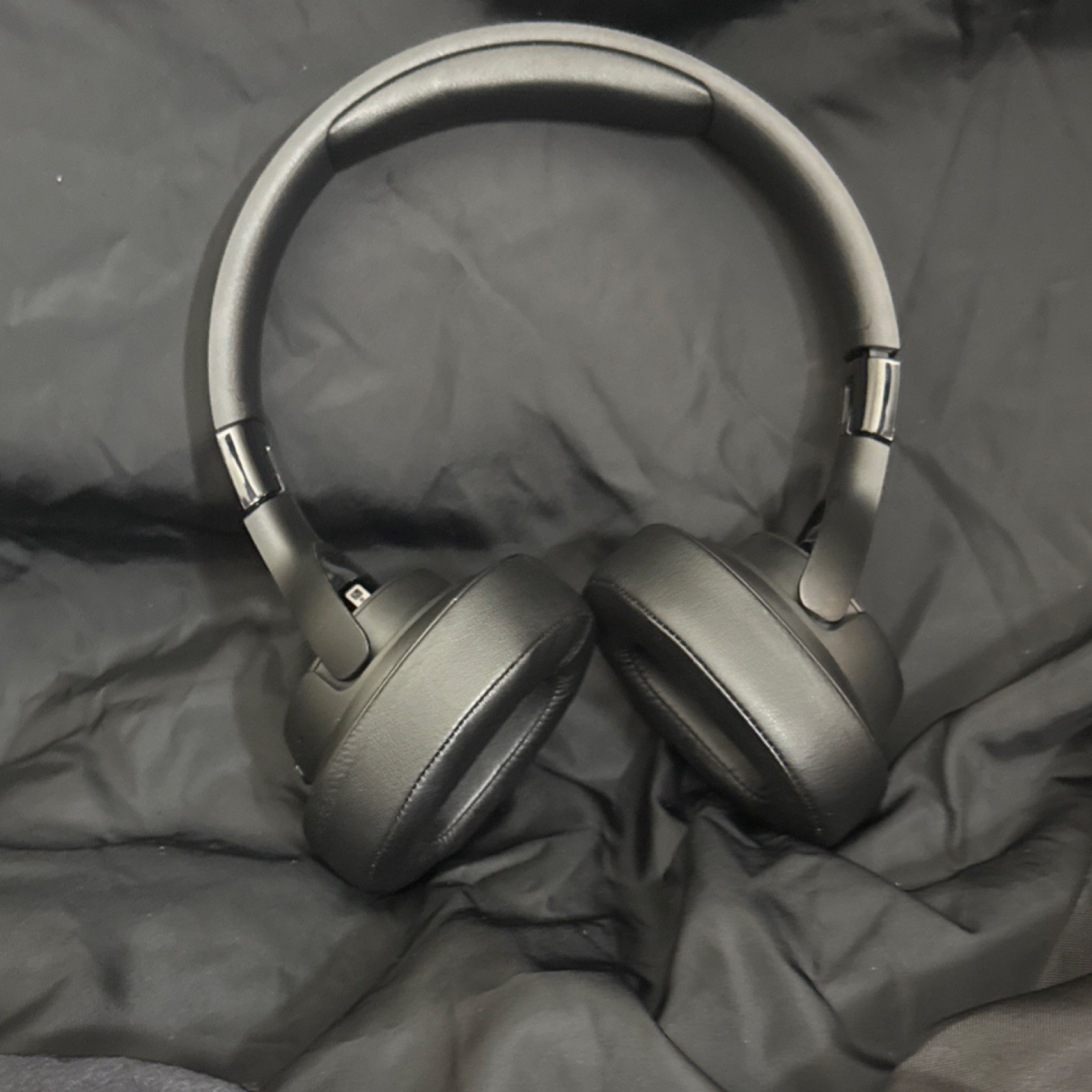 JBL Over-Ear Headphones Black Ear-Cup (Over the Ear) Headband
