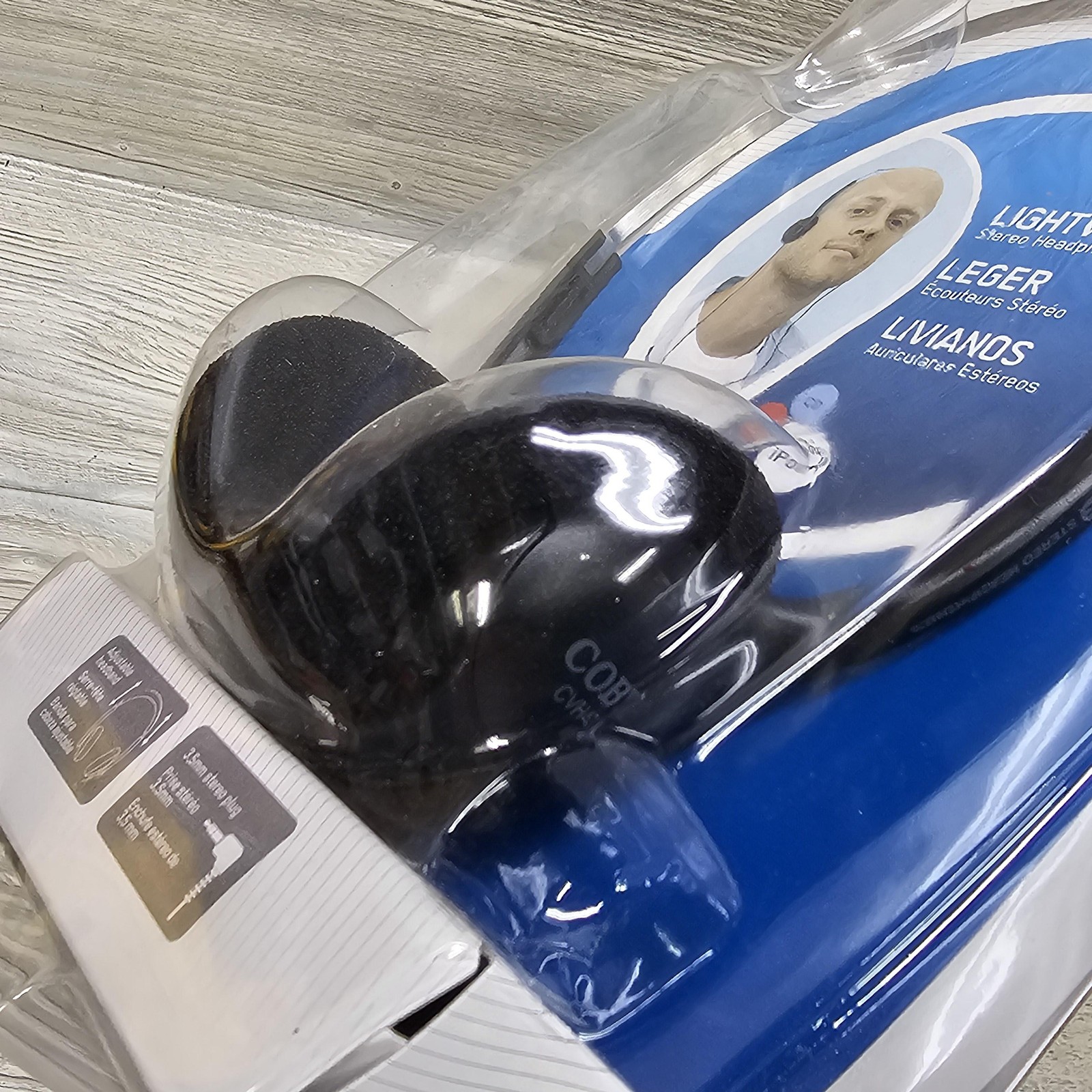 Coby CVH47 On Ear Headphones Lot of 6 Lightweight 3.5mm L-Shape Plug Stereo