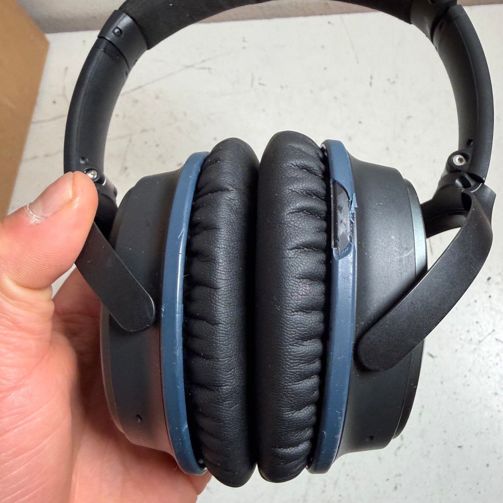 Bose QuietComfort 25 QC25 Dark Gray Noise-Canceling Stereo Wired Headphones