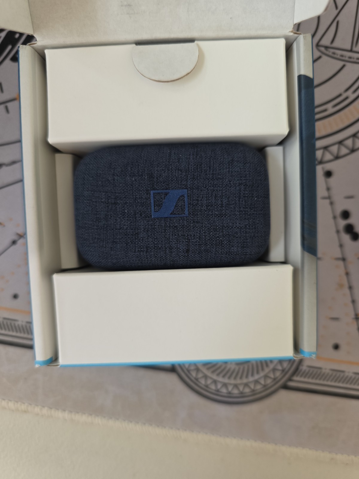 BARELY USE Sennheiser MOMENTUM True Wireless 4 Earbud Denim W COMPLY FOAM TIPS