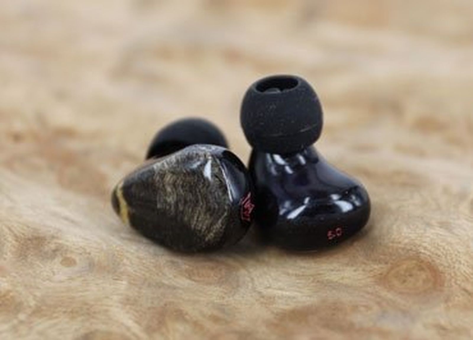 HEIR AUDIO IEM 5.0 a hand crafted In Ear Monitor Earphone (detachable cable) New