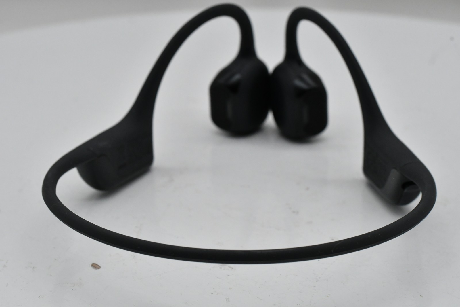 Shokz OpenRun Pro 2 Headphones Case, USB-C Charging Cable, USB-C Charging Block