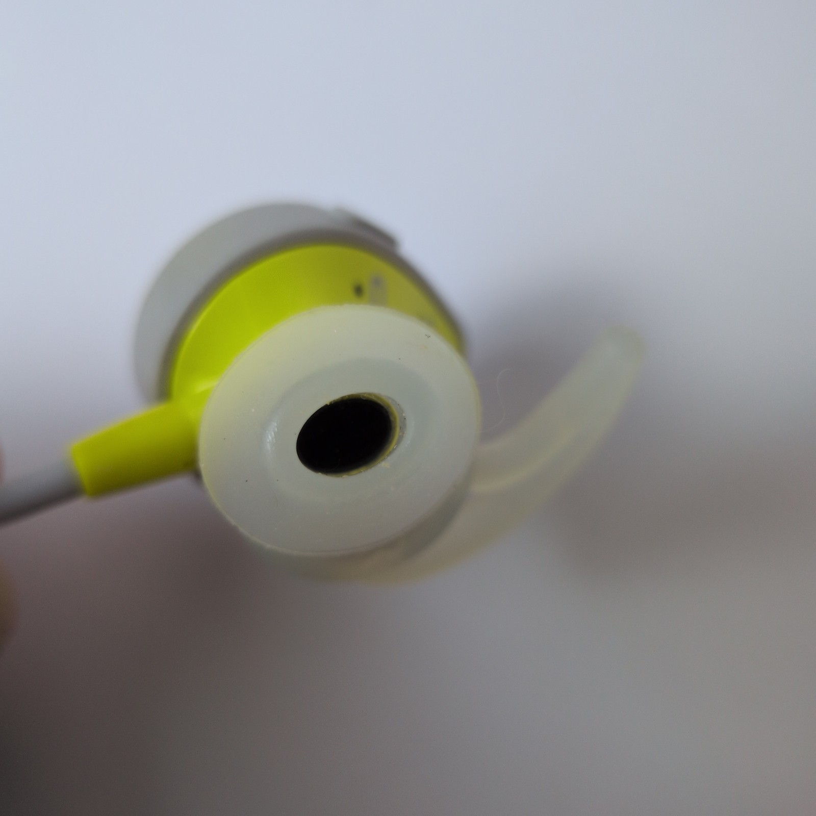 Bose SoundSport Wireless In Ear Bluetooth Sweat-Resistant Headphones Grey Yellow