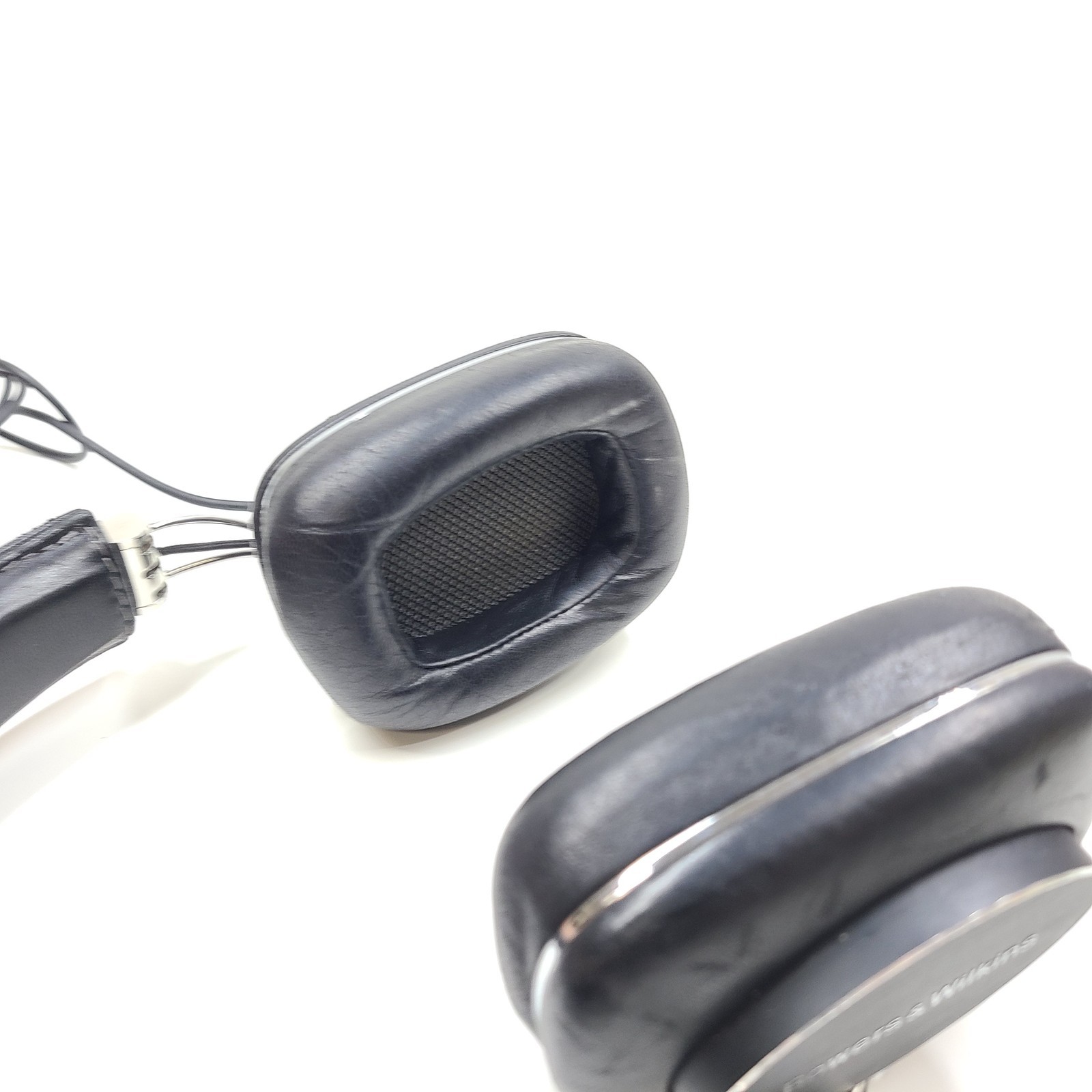 Bowers & Wilkins P7 Over Ear Wired Headphones Black Grade B