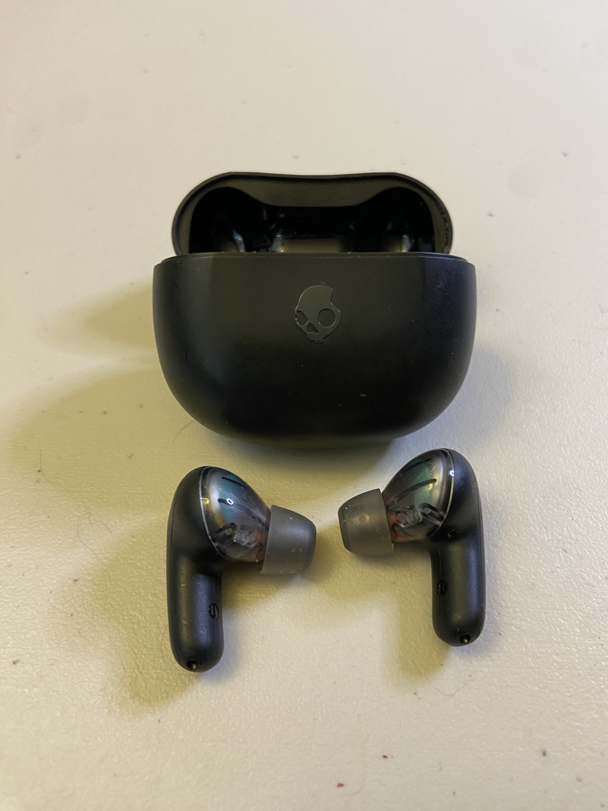 Skullcandy Smokin’ Buds True Wireless Earbuds Black Charging Case Tested