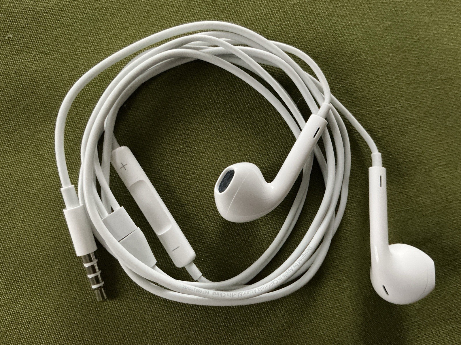 Lot 40 Apple EarPods (3.5mm Headphone Plug) White EXC Tested Remote + Mic OEM