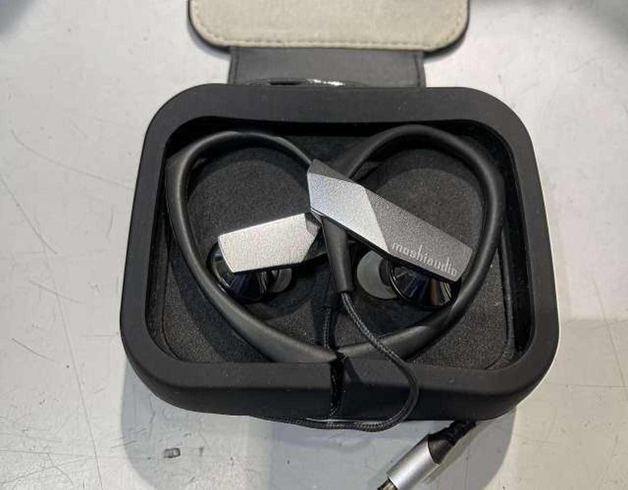 MOSHI AUDIO Clarus Earphones with Dual Dynamic Drivers