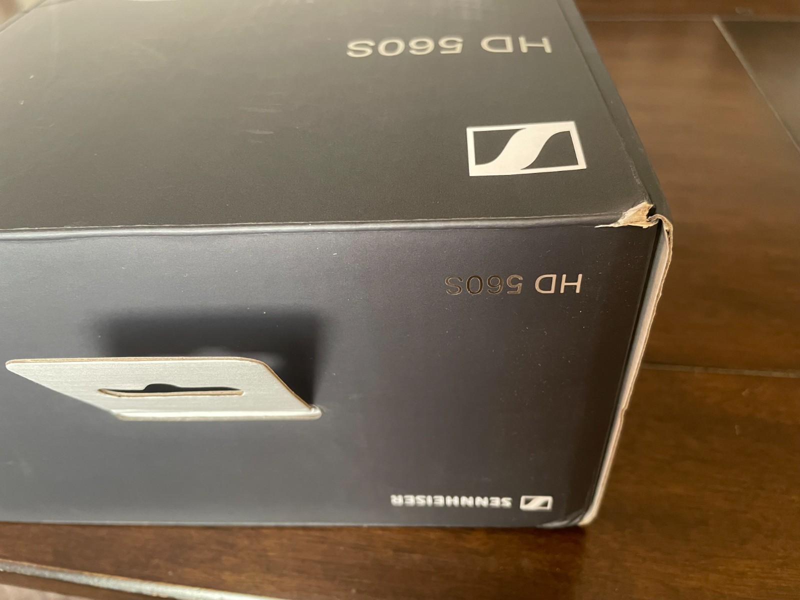 Sennheiser HD 560S Over-the-Ear Wired Headphones – Black *OPEN BOX-UNUSED*
