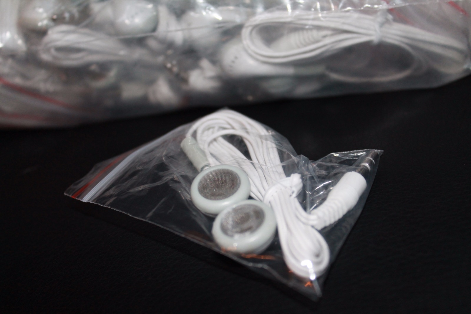Pack of 10 – 3.5mm Earbuds / Headphones / Earphones