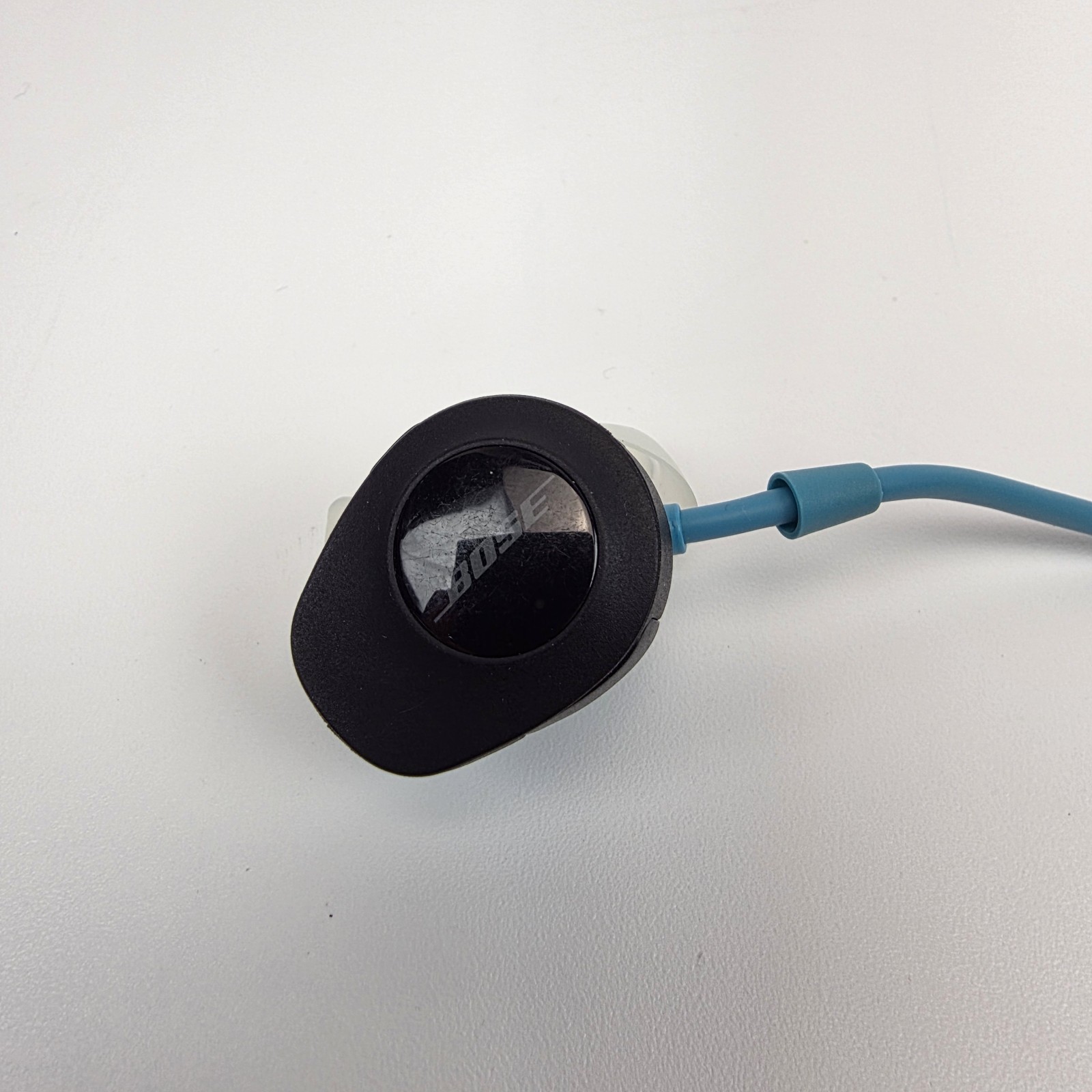 Bose SoundSport Wireless Bluetooth Earbuds Sport Headphones w/ Case
