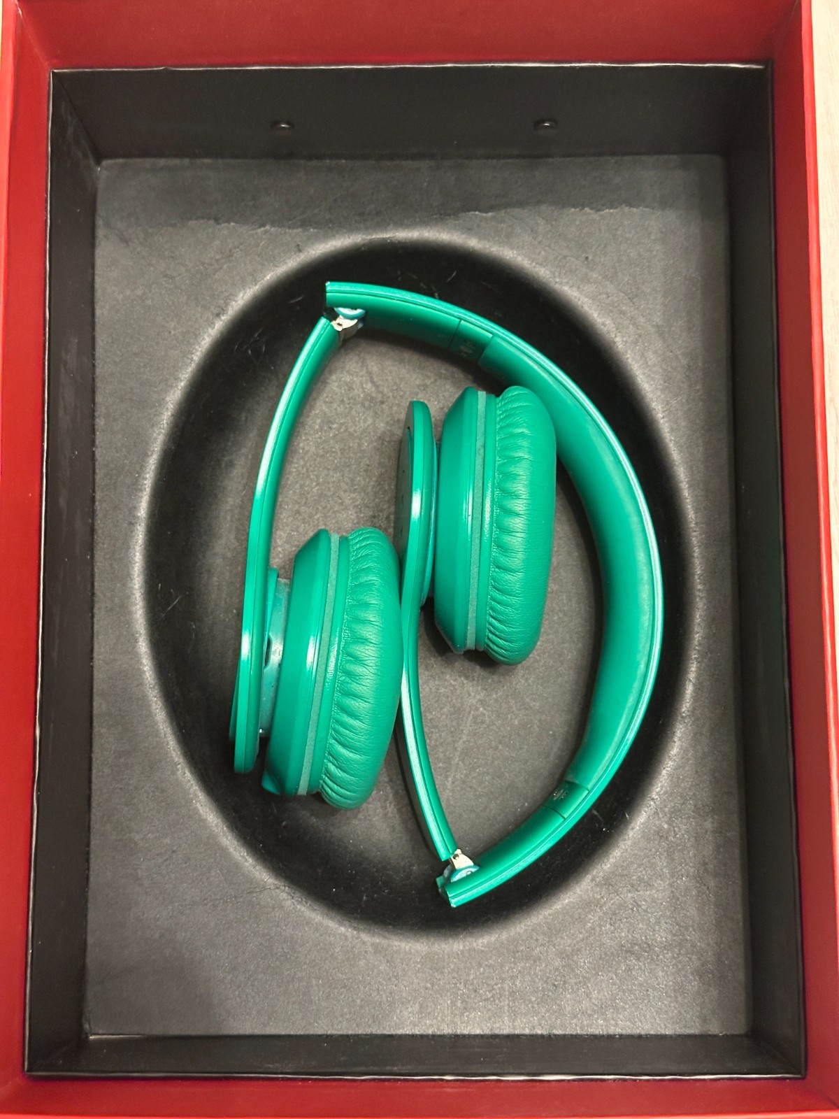 Beats by Dr. Dre Solo HD Wired on Ear Headphones with Box – GREEN – No Aux Cord