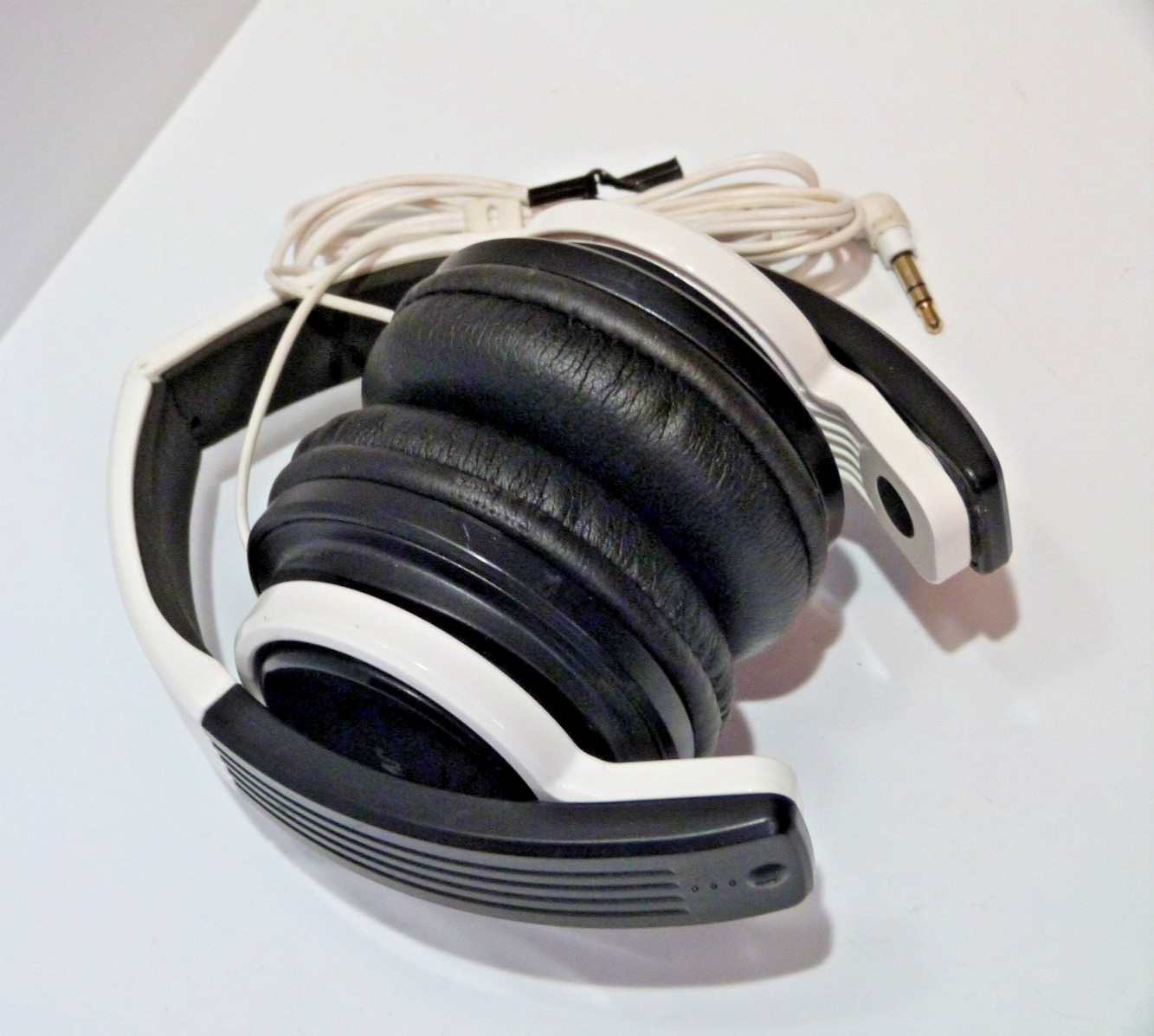 Cool Cosplay JVC Folding Headphones HA-S200-W Riptidz White – Cosplay 80’s 90’s