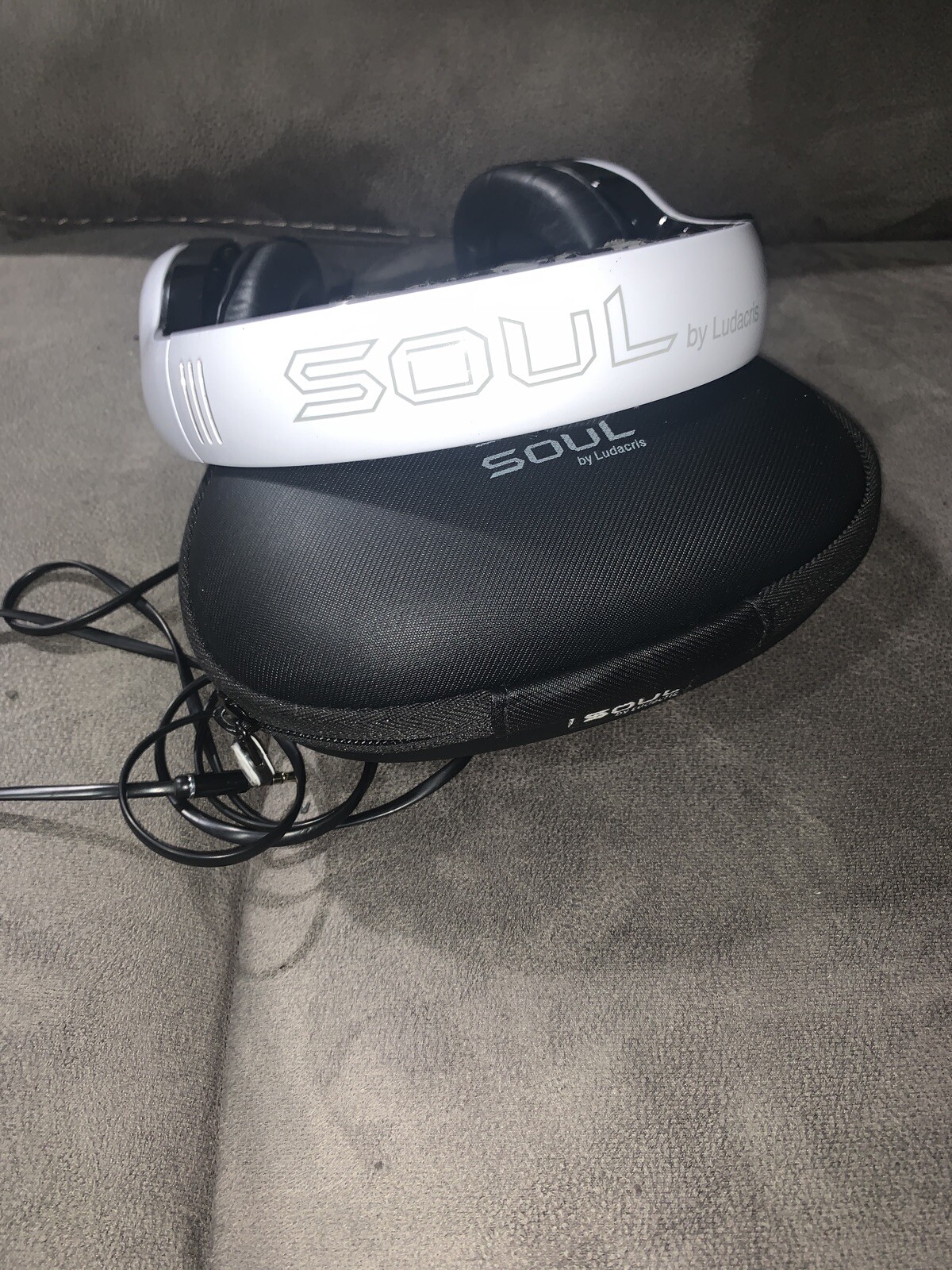 Soul By Ludacris Noise Canceling Headphones Black/White