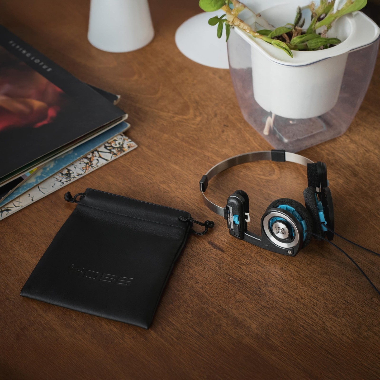 Classic Retro On-Ear Headphones, Wired 3.5mm Plug, Collapsible Design, Soft Case