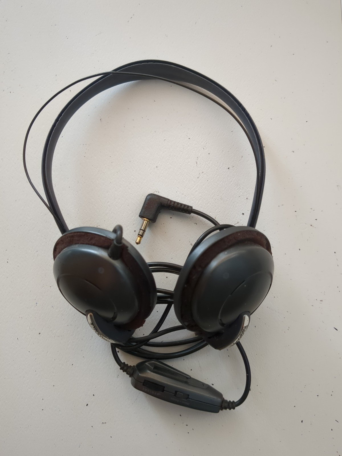 Vintage lot of 5 Headphones AWAI, Radio Shack, Nova-42, Centrios Noise Canceling