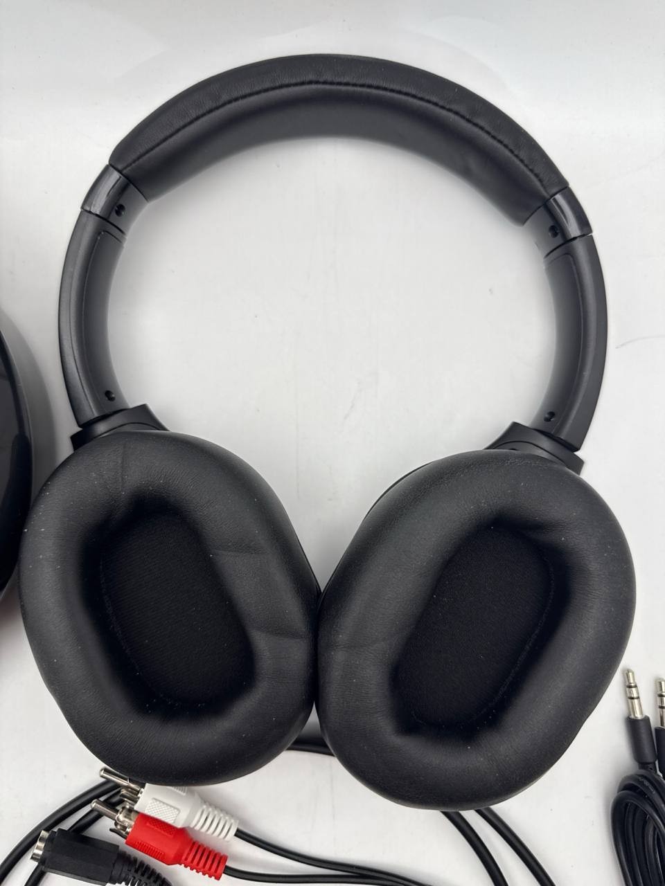iLive RF Wireless Over Ear Headphones 2.4GHz HD Audio Charging Dock READ As Is