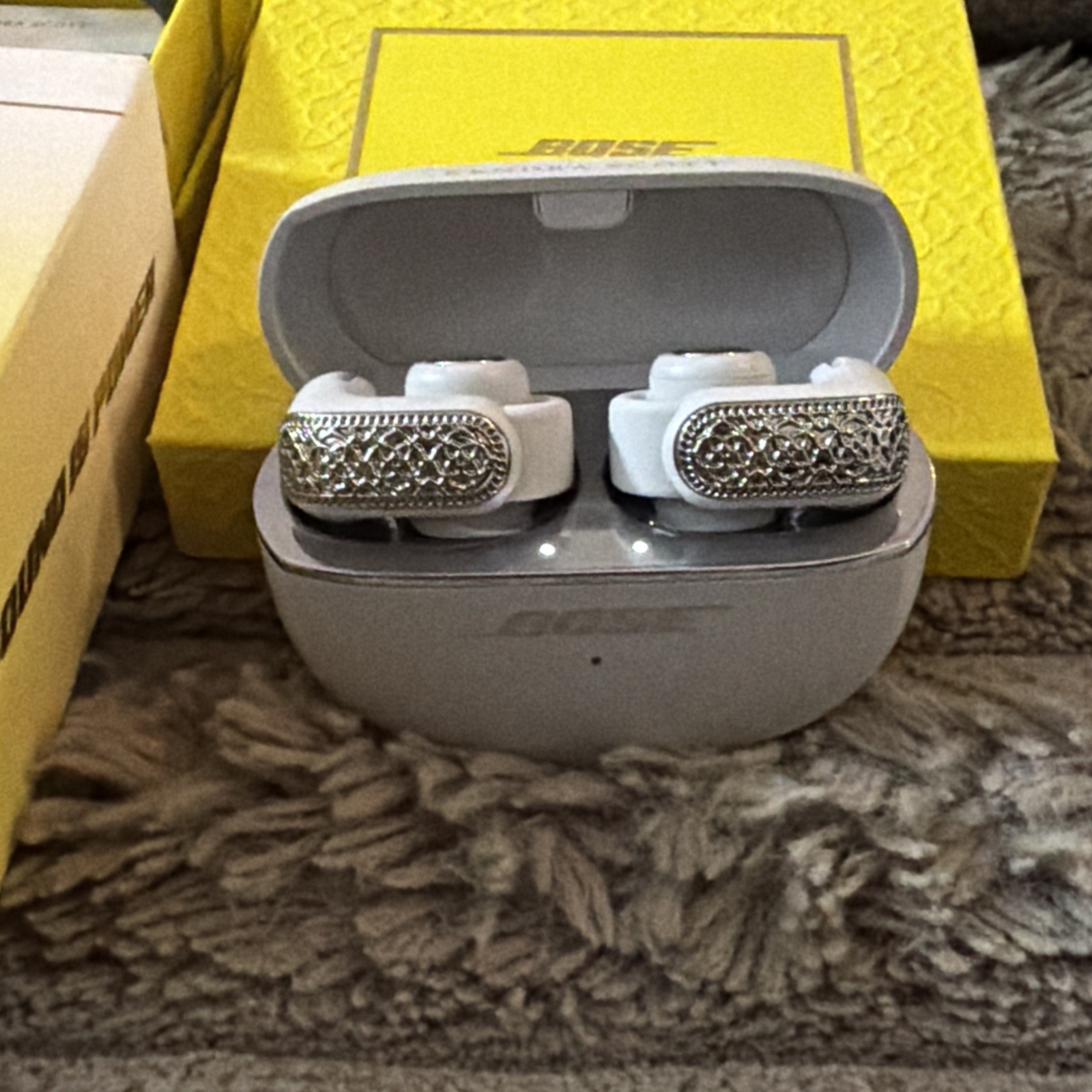 Bose x Kendra Scott Ultra Open Earbuds – Rhodium Filigree “Open Box”