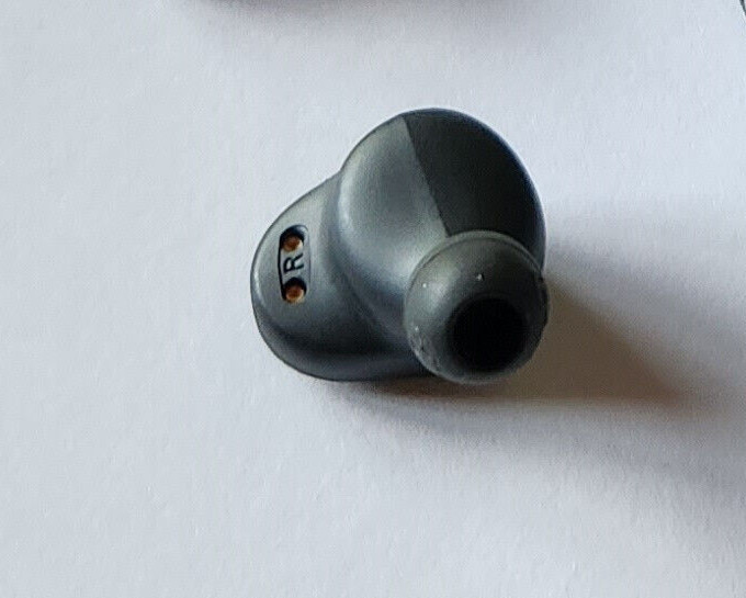 Unused Gray Black Skullcandy SESH True Wireless RIGHT SIDE ONLY Earbud S2TDW