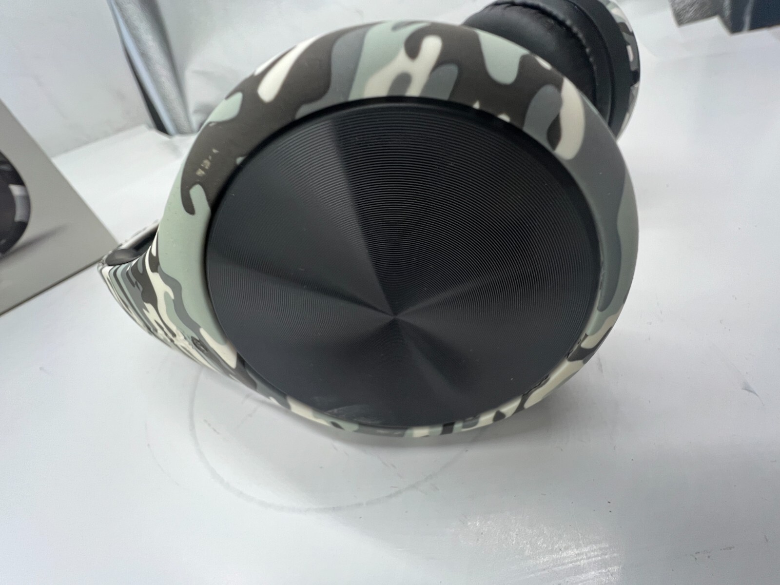 Connect+ Pro LGCR-O7 LilGadgets Over-Ear Kid Headphone Microphone Snow Camo