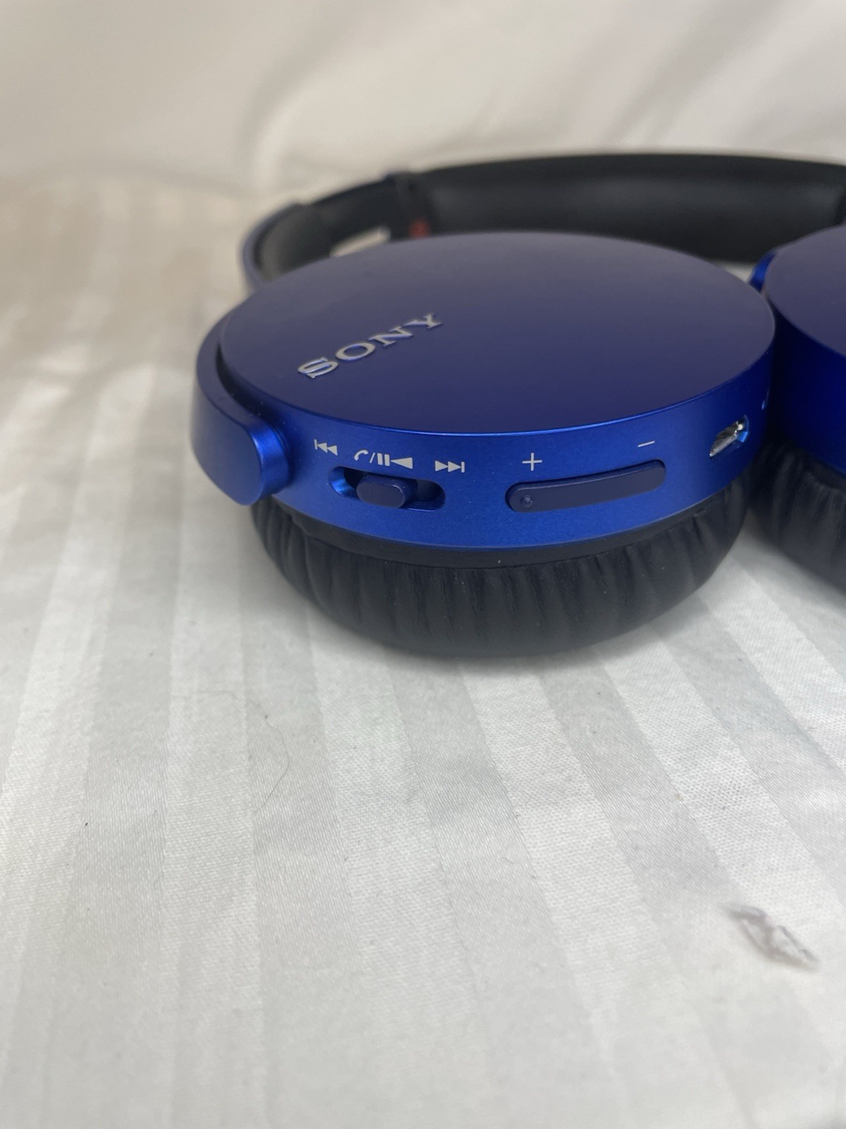 Sony MDR-XB650BT Extra Bass Bluetooth Headphones Blue