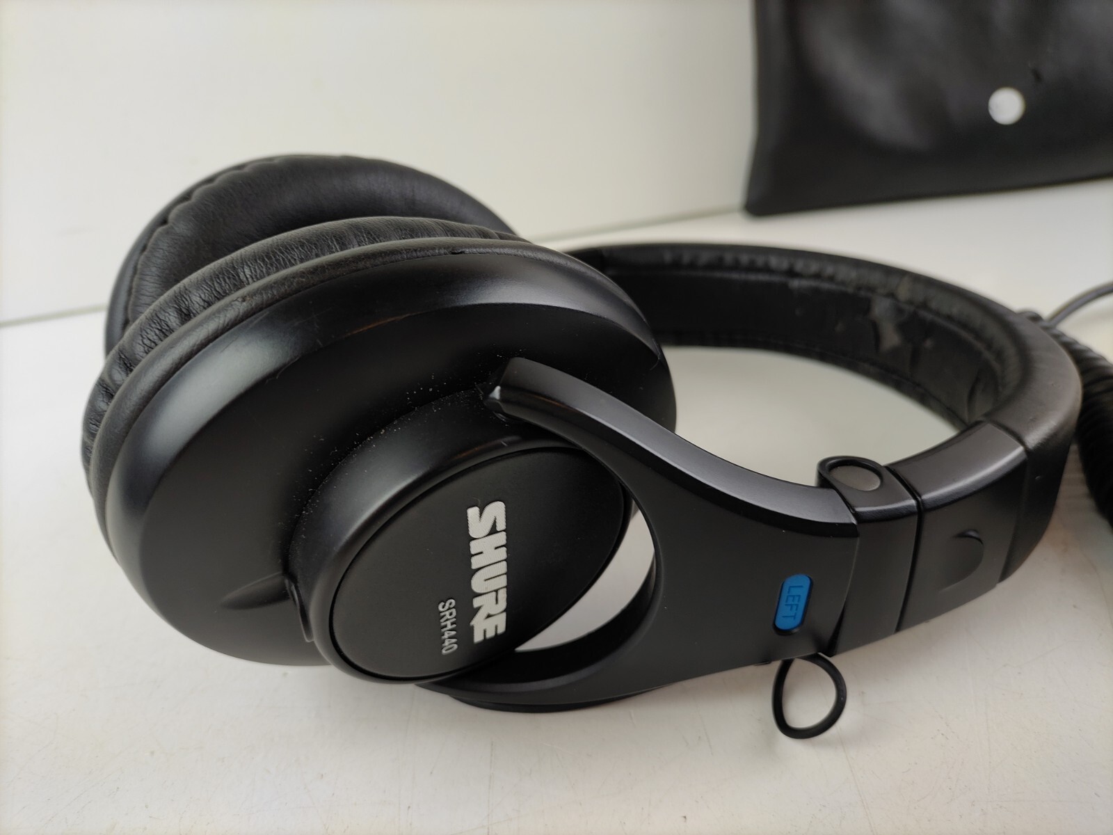 Shure SRH440 Professional Studio Headphones – Pre-owned