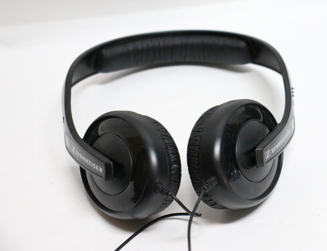 Sennheiser HD 202 Headphones 3.5mm Jack Over-Ear Tested & works Headphones Only