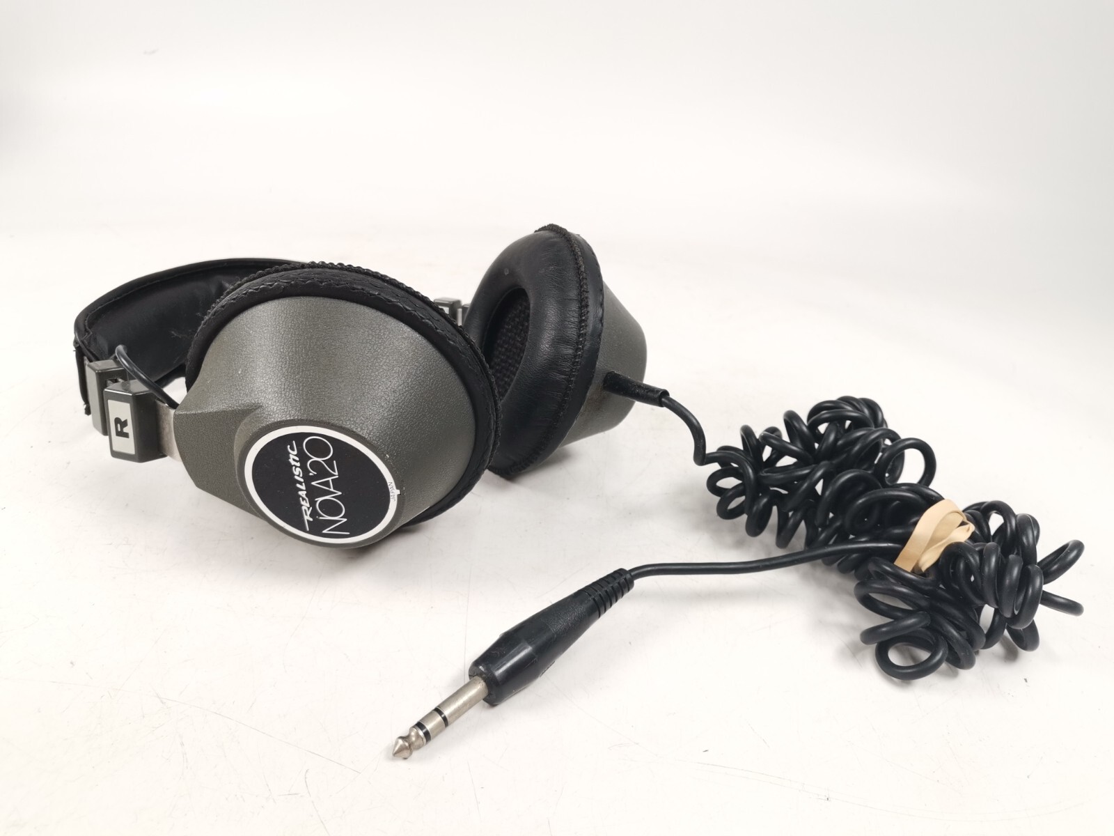 Old Vintage Realistic Nova 20 Headphones 35mm Jack radio shack