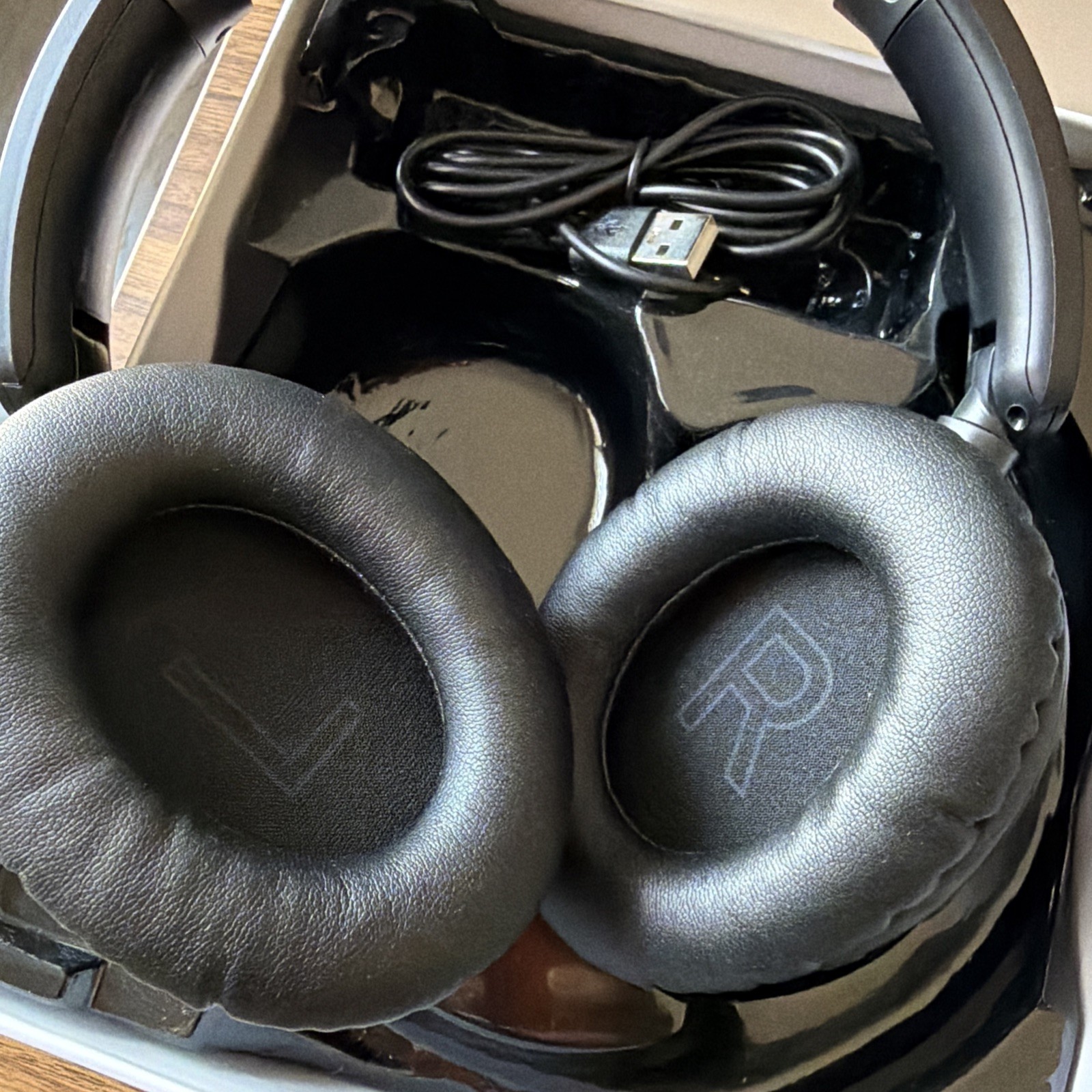 TAGRY HYBRID ACTIVE NOISE CANCELLING HEADPHONES 100H Playtime Wireless-Black