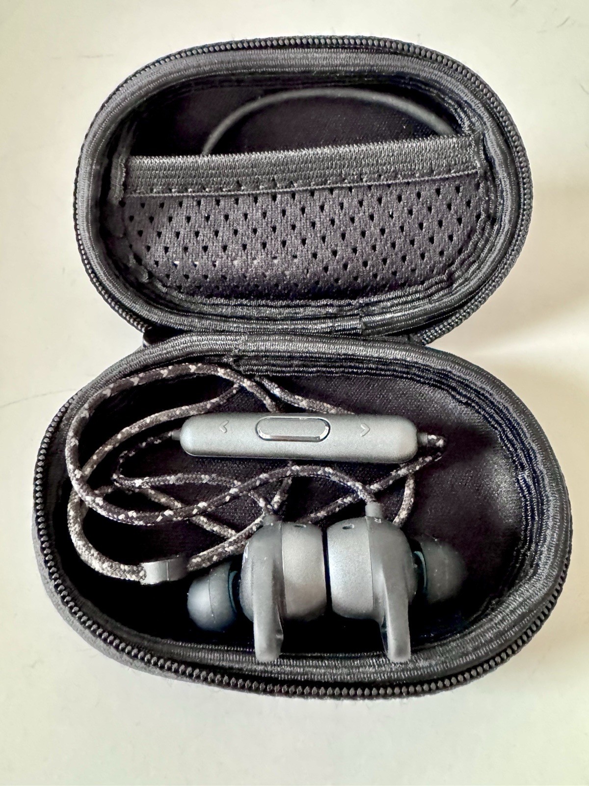 AKG N200 Earbuds Bluetooth Wireless Black AKGN200BTBLK Harman Kardon