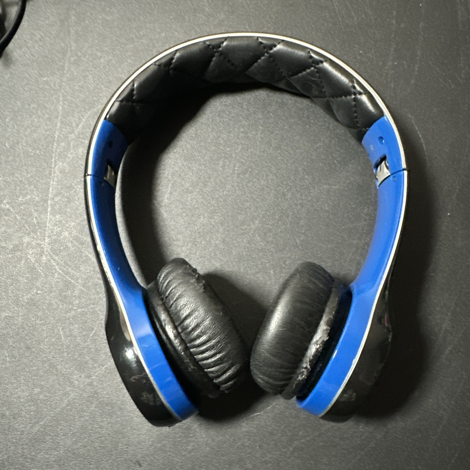 Soul by Ludacris SL100UB Ultra Dynamic On-Ear Headphones Blue w/ pouch and cord