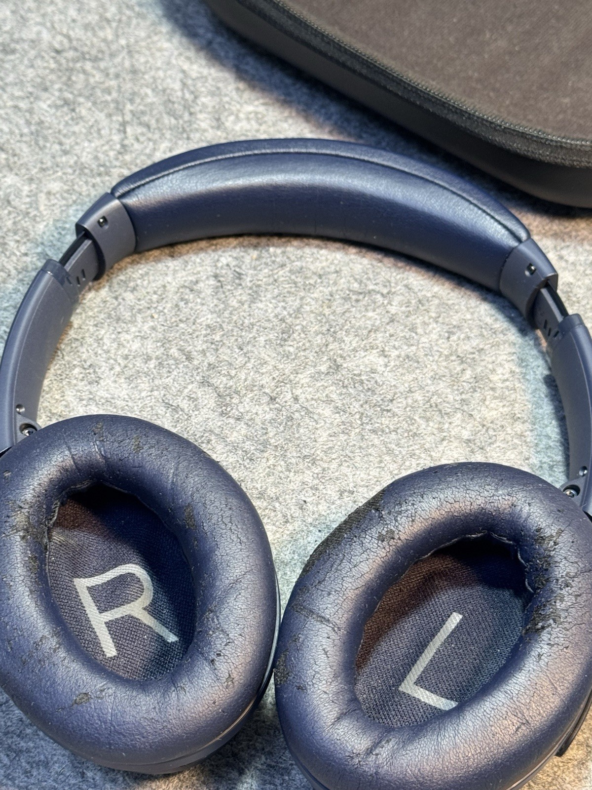 Bose QuietComfort Headphones Wireless Bluetooth Headphones,Active Over Ear Noise