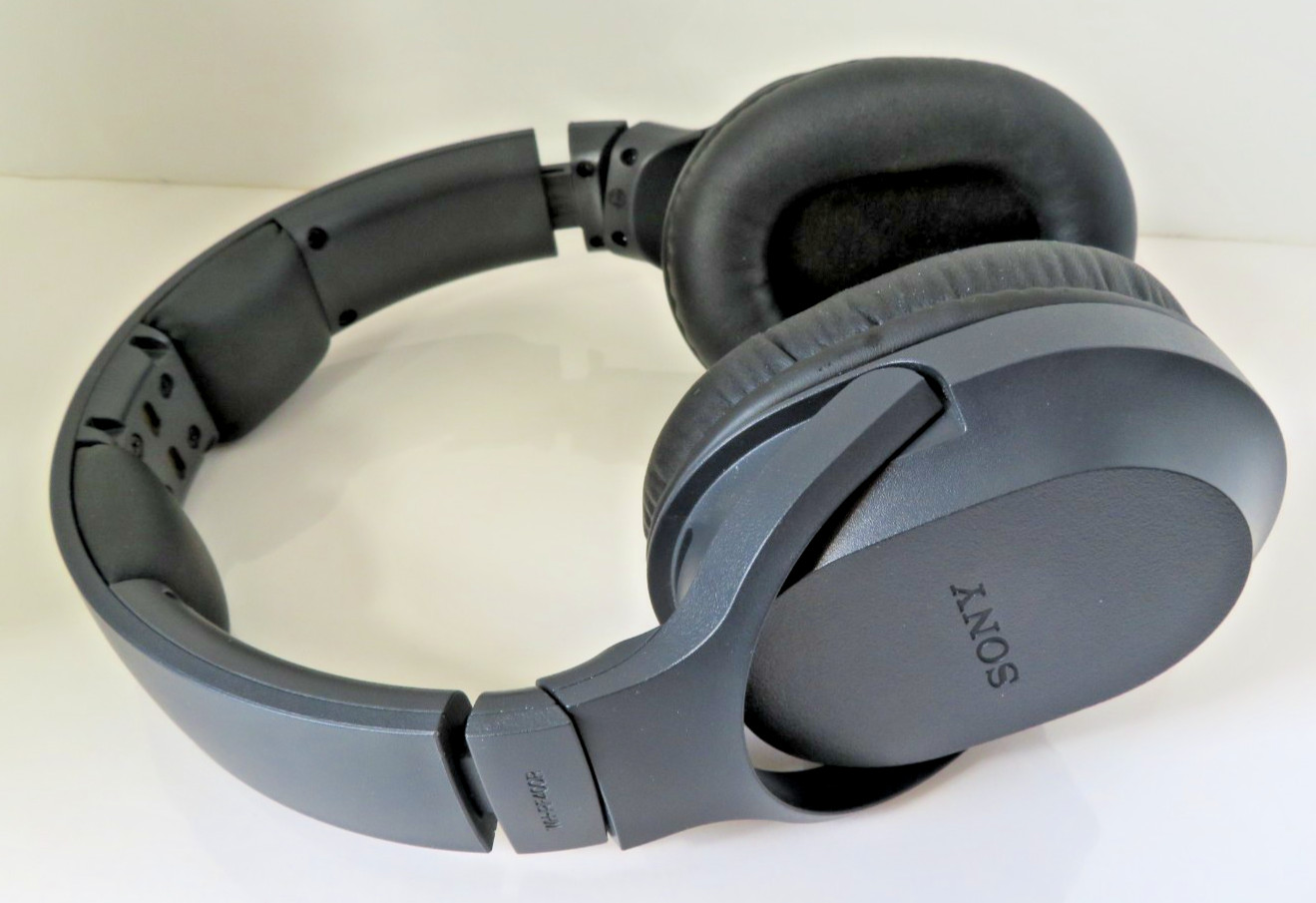SONY TMR-RF400 Wireless TRANSMITTER With Megaphone Headset WH-RF400 Vietnan