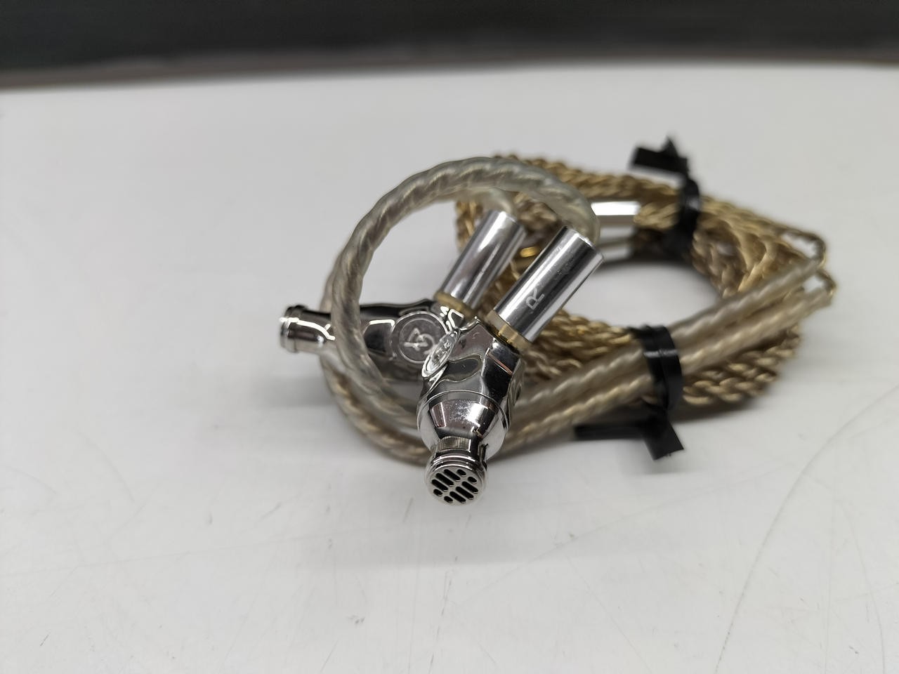 CAMPFIRE AUDIO COMET Earphones BA Re-Cableable MMCX Case & Eartips