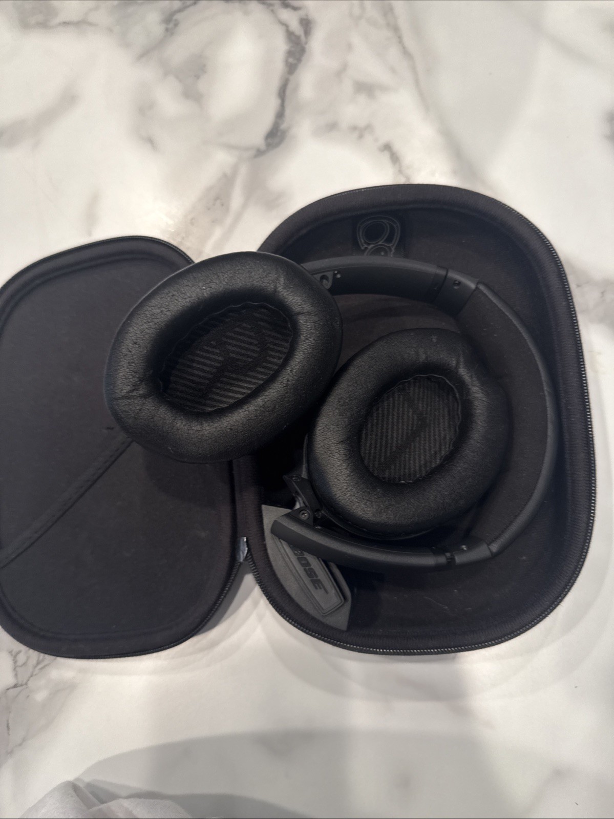 Bose QuietComfort 35 Over the Ear Wireless Headphones – Black