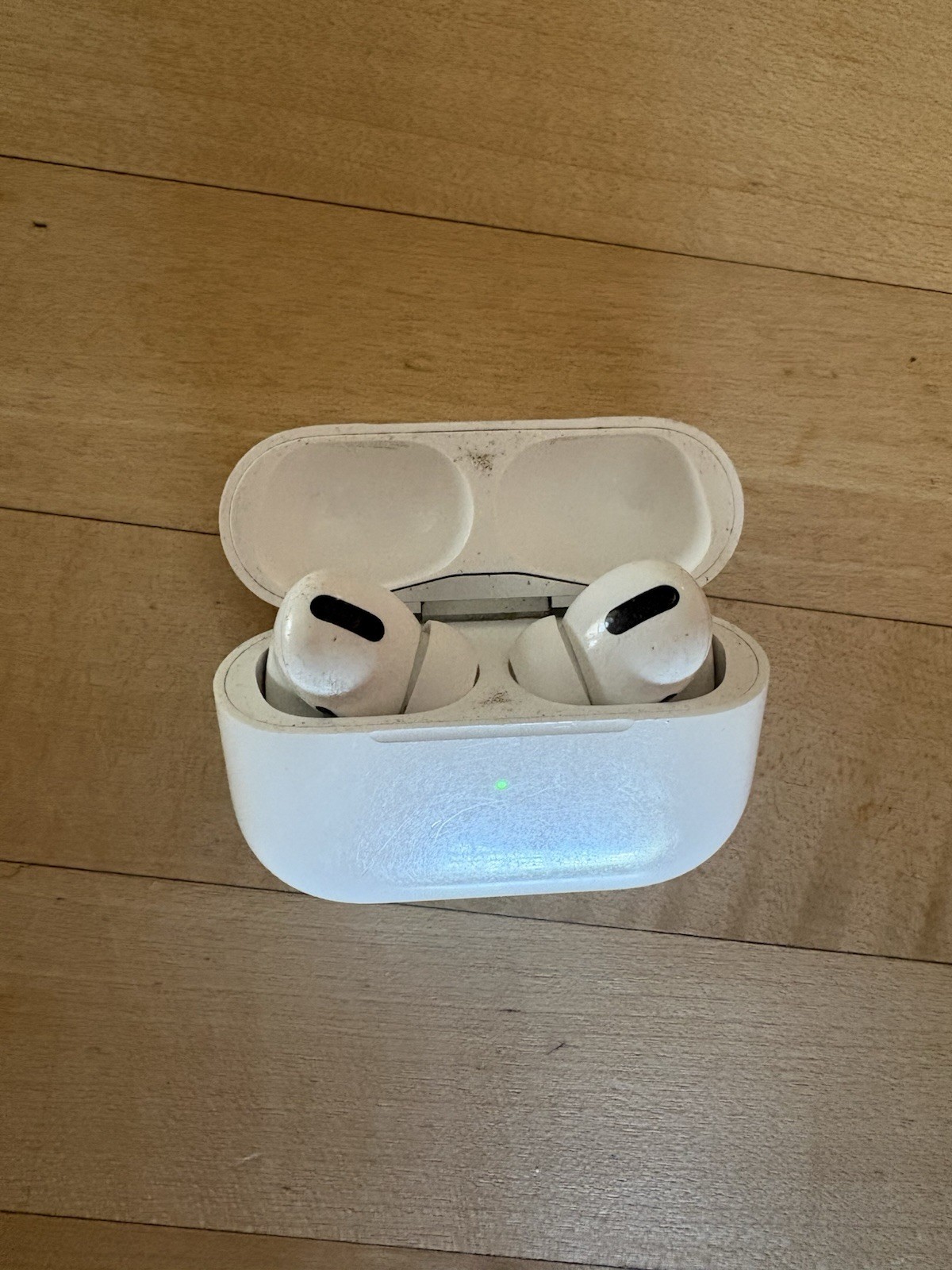 Apple AirPods Pro Bluetooth True Wireless In-Ear Earbuds Built-In Mic Case White