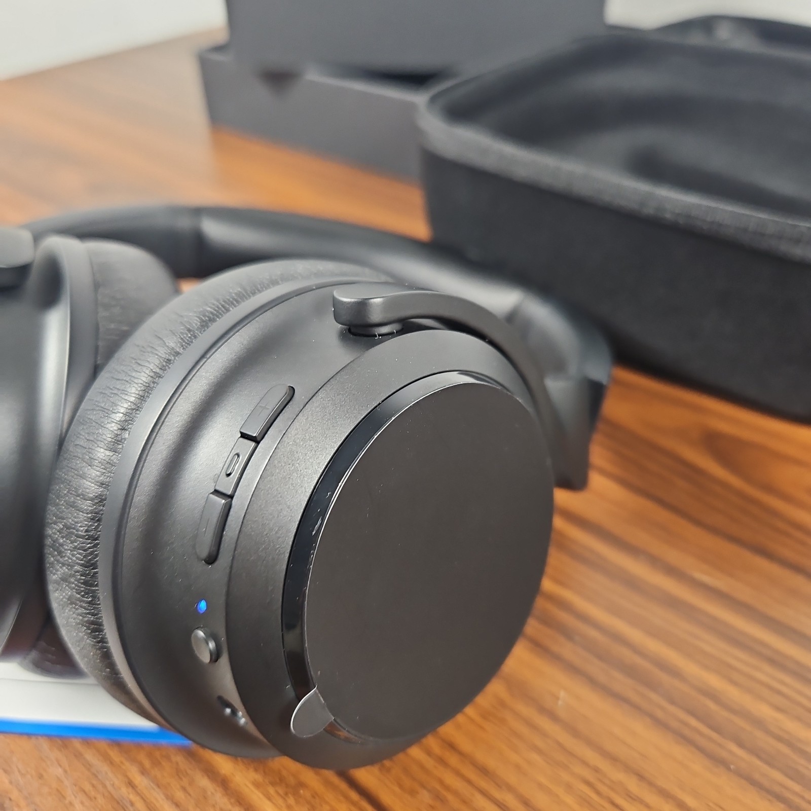 Wyze Wireless Headphones, Active Noise Canceling W Travel Case