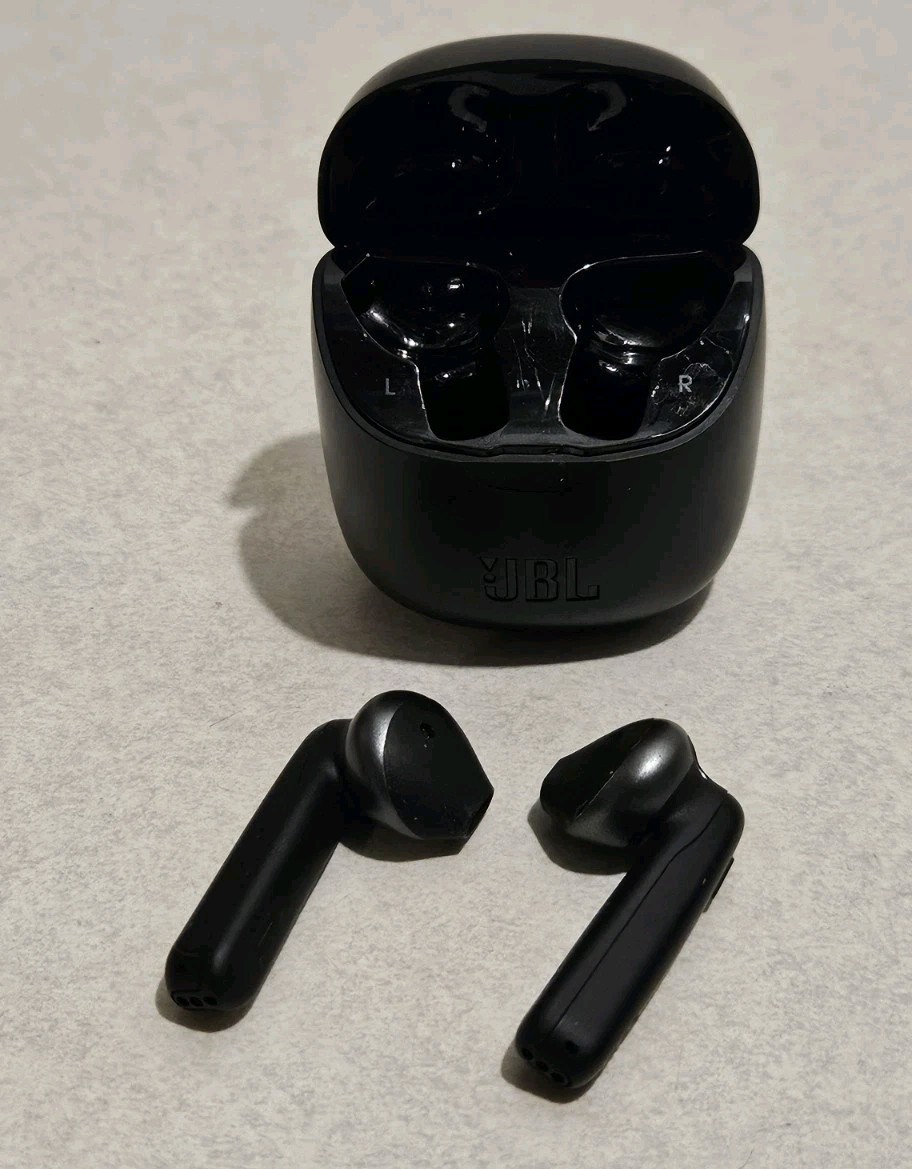 JBL Tune 225TWS True Wireless Earbuds – Black – TESTED WORKING