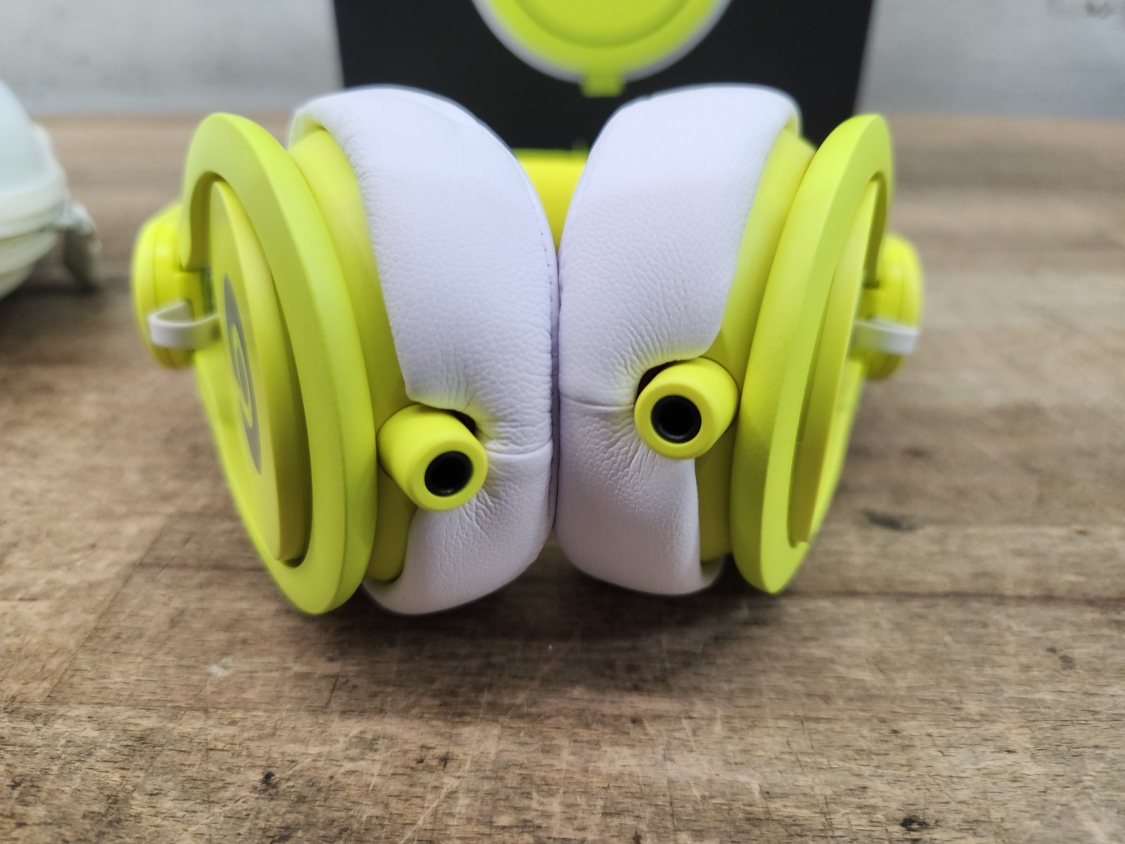 Beats Mixr Mixer Wired Headphones Neon Green Limited Edition David Guetta Rare