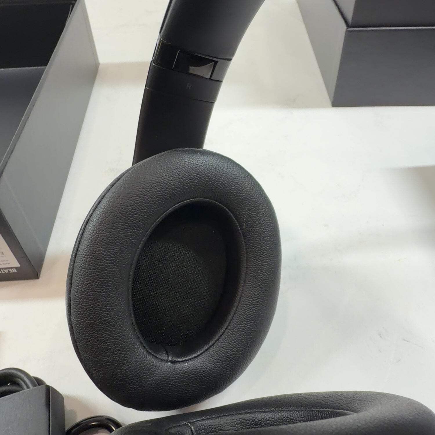 Beats Studio3 Wireless On-Ear Bluetooth Headphones Black MX3X2LL/A