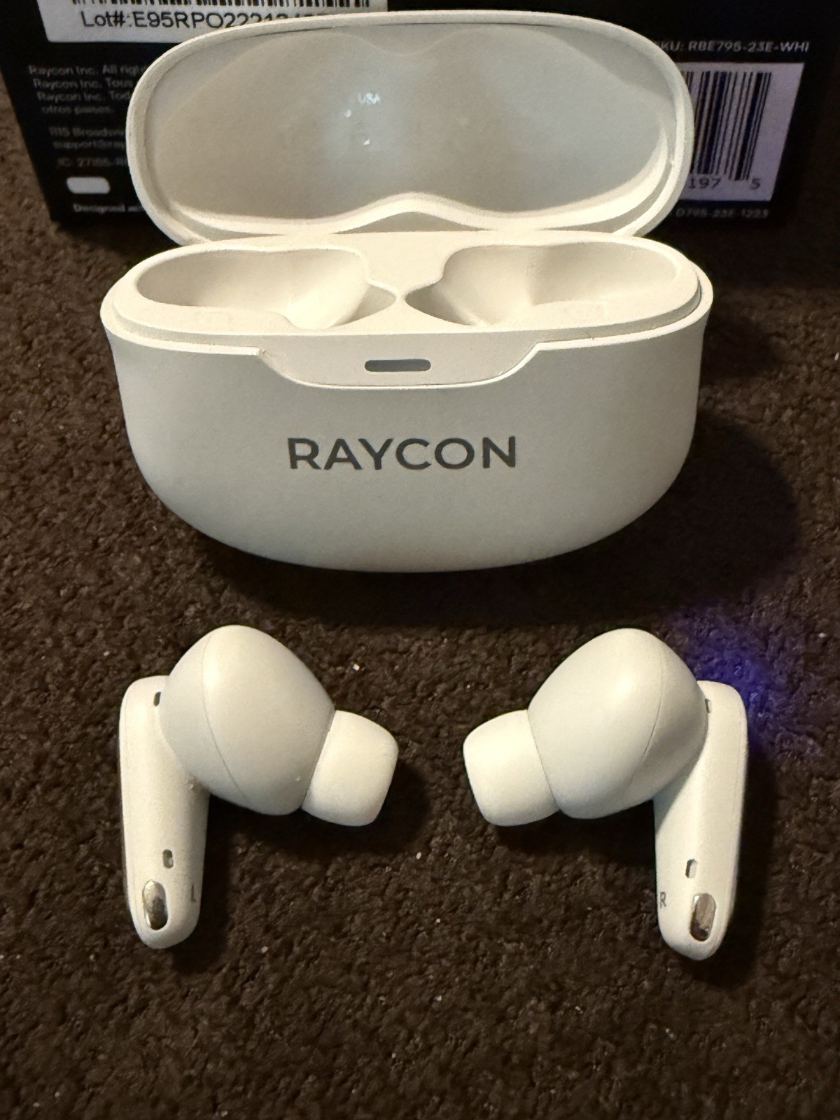 Raycon Everyday Earbuds Pro White Bluetooth In-Ear w/ Case, USB-C Cable