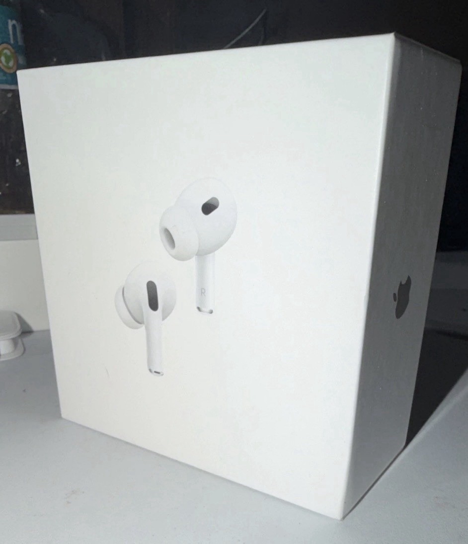 Apple AirPods Pro 2nd Gen MagSafe Charging Case White (Box & Inserts Only)