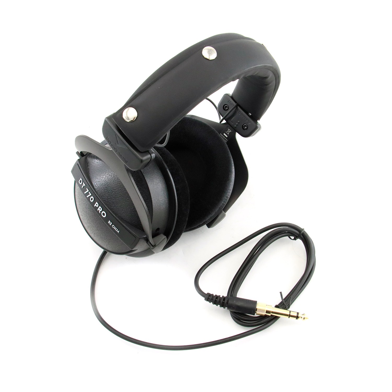 Beyerdynamic DT 770 Pro 32 ohm Closed-back Studio Mixing Headphones