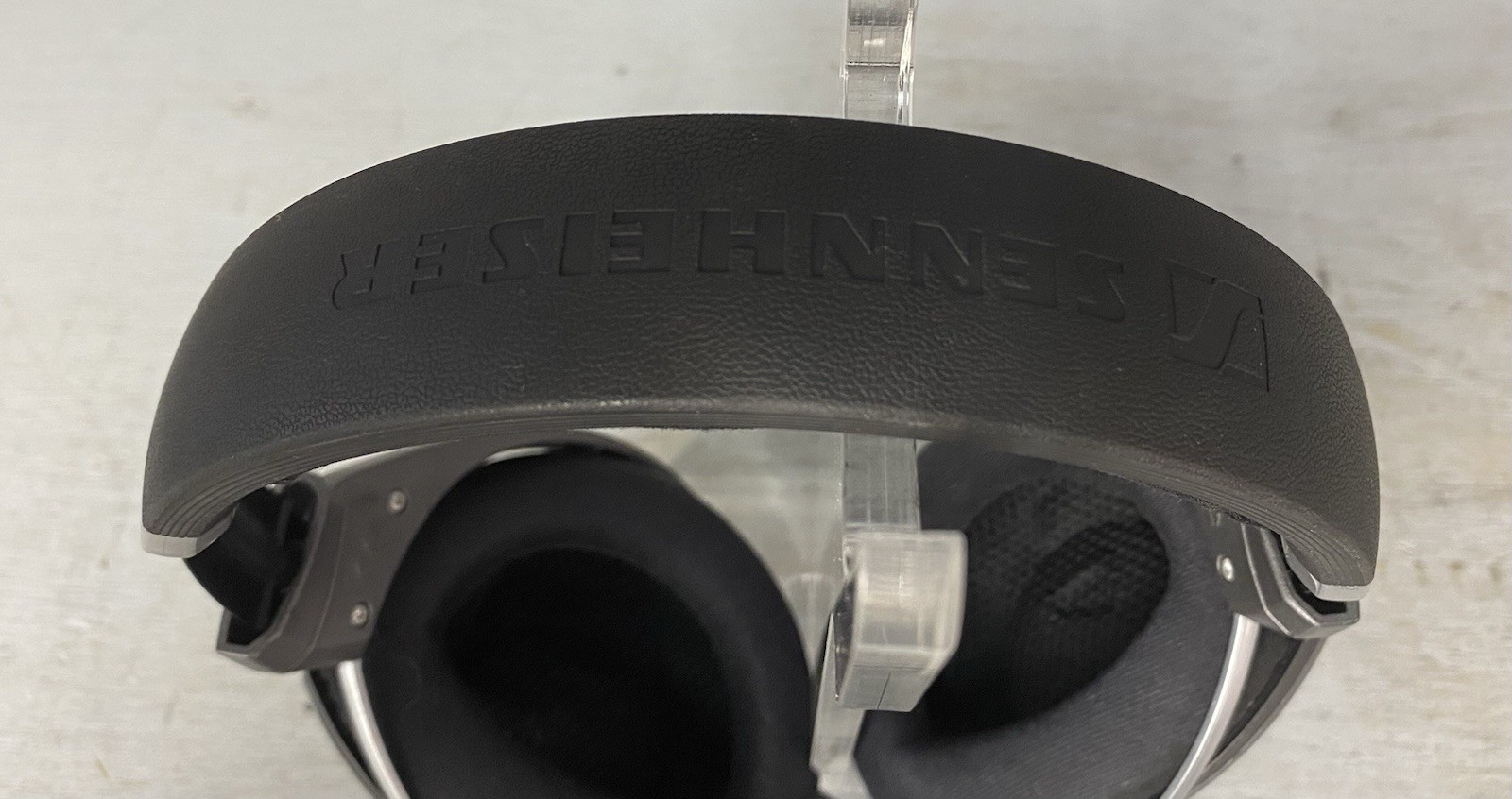 Sennheiser HD 700 Over The Ear Headphones Wired Vibration Damping 10Hz – 42kHz