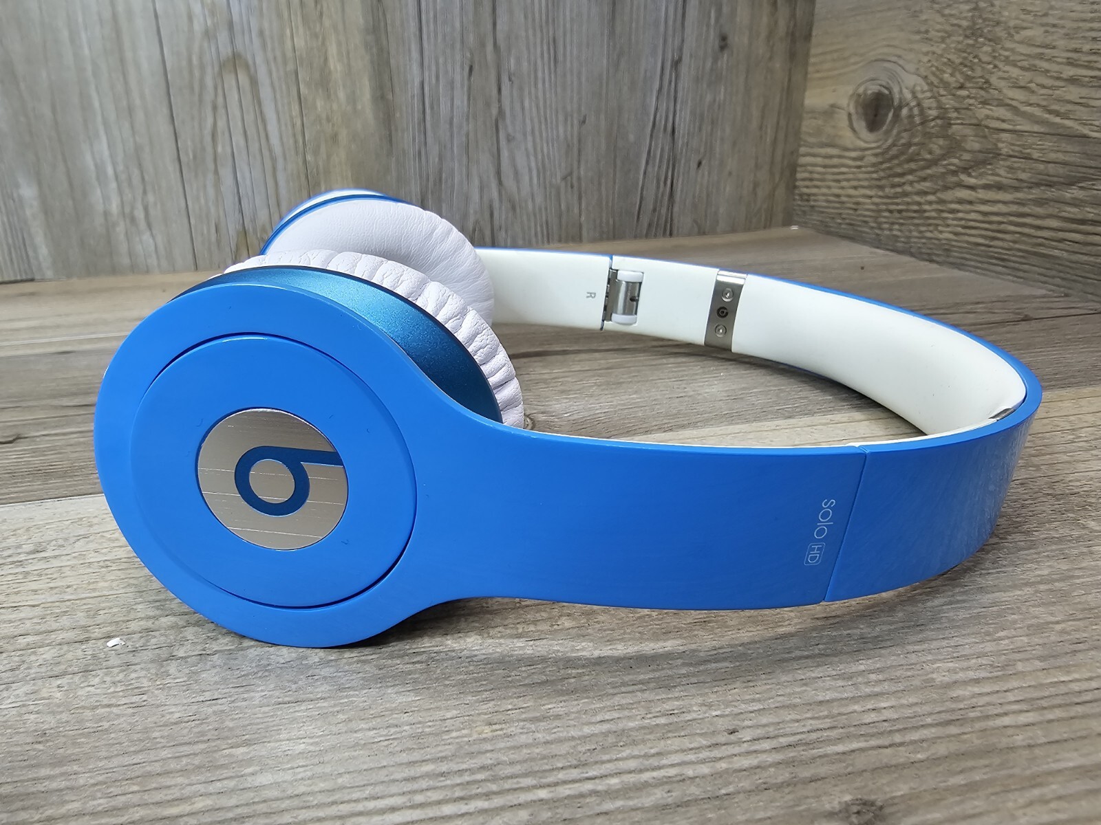 Beats By Dr. Dre Headphone Solo HD White & Light Ice Blue Wired foldable