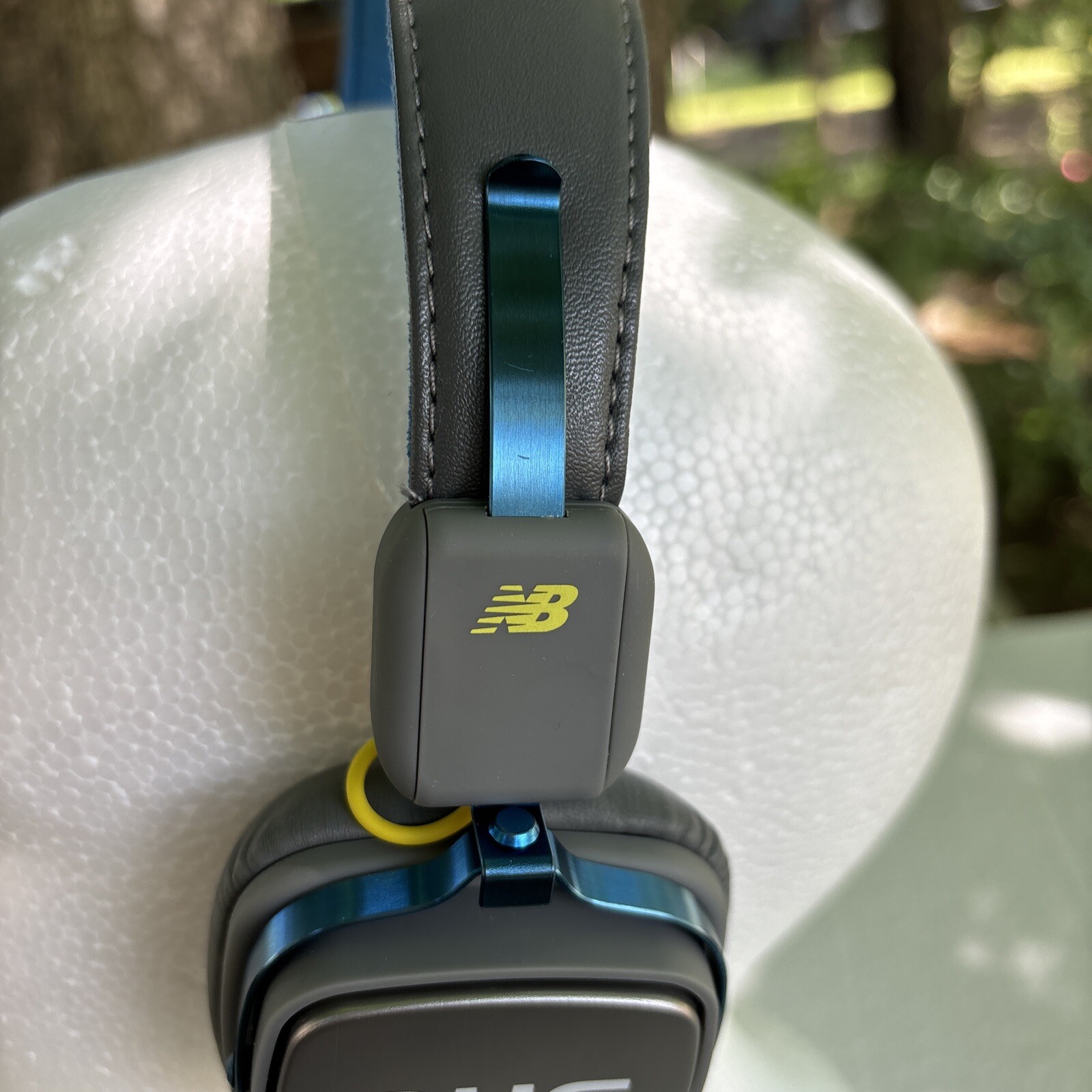 New Balance 574 Pump Headphones Gray On Ear Wireless w/ Earpiece Controls NIB
